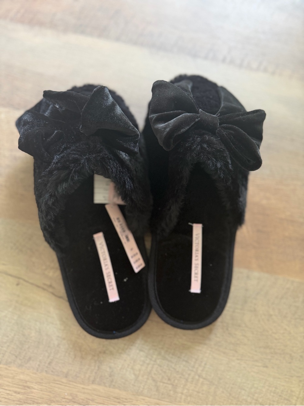 Victoria’s Secret Black Faux Fur Velvet Bow Slippers Size S/P NWT